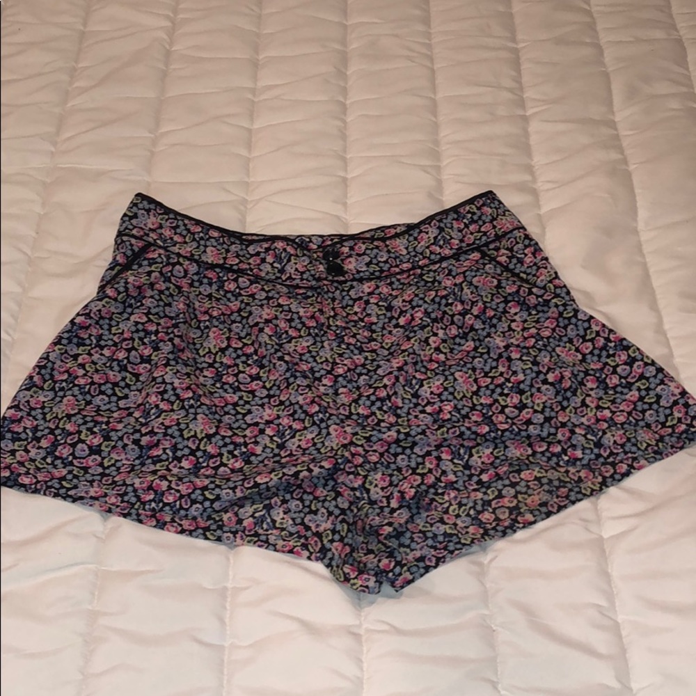 Floral Flowy High-waist shorts